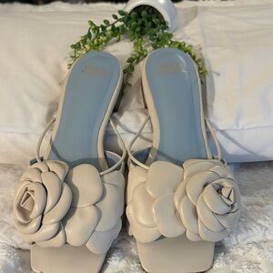 FRANCES VALENTINE Elegant Cream Floral Women's Sandals